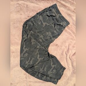 Kirkland Signature Heathered camo Gray Pants